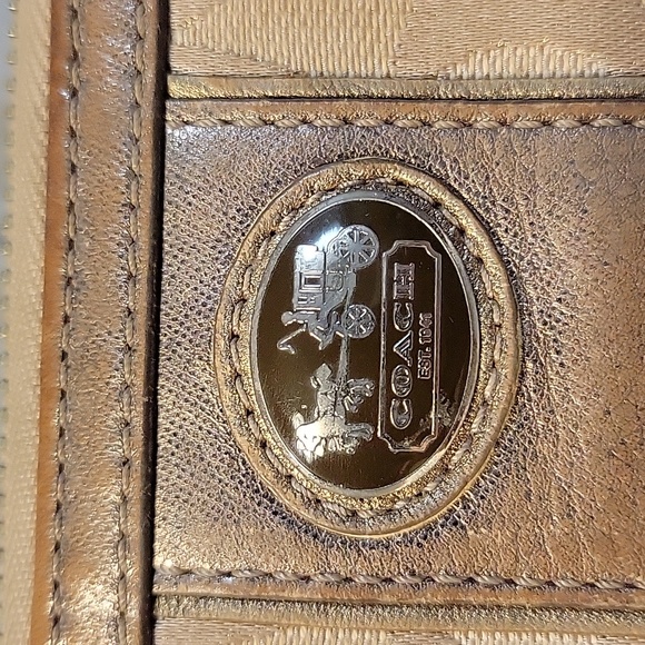 Coach Zipper Wallet with gold thread intertwined - Picture 2 of 7